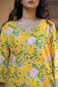 เสื้อสไตล์โบฮีเมียนแบบดั้งเดิมผ้าฝ้ายทอบนสกรีนพิมพ์ลายทำด้วยมืออย่างยั่งยืนแบบสบายๆสำหรับสวมใส่ในชีวิตประจำวัน - Product Image 6