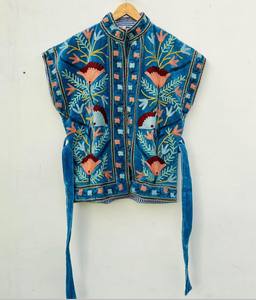 Chaqueta bordada Suzani hecha a mano, Chaqueta corta Suzani para mujer, ropa de playa, Vestido corto, chaqueta de invierno - Product Image 1