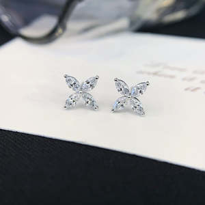 Pendientes de Diamante Cultivado en Laboratorio con Corte Marquise y Forma de Flor, Color EF, Claridad VS, 0.80ctw - Product Image 1
