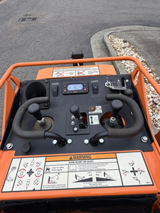 Mini-chargeuse sur pneus Scag SJ1125, SJ1125W40-25 Jackal à haute capacité de levage à vendre - Product Image 6