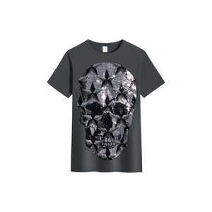 T-shirt en cuir synthétique avec crâne brillant en strass et boucle en métal robuste - Product Image 2