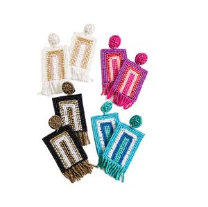 Boucles d'oreilles pendantes en perles de rocaille de style ethnique, faites à la main avec motif personnalisé - Product Image 5