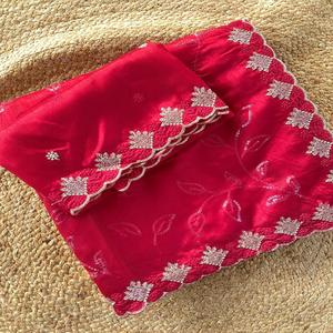 Sari en pure soie Ruhi pour femme avec broderie fantaisie en sequins et travail de découpe, bordure élégante et chemisier assorti - Product Image 1