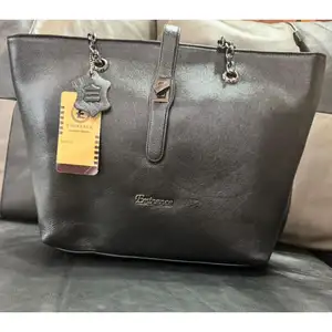 Sac à main en cuir véritable imprimé de votre marque disponible en bas quantité minimale de commande sac à main en cuir naturel de haute qualité pour dames d'approvisionnement en vrac d'usine