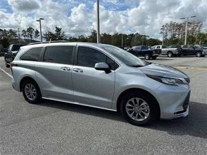 TOYOTA SIENNA 2023 D'OCCASION 4 CYLINDRES 5.5L 41 465 KM 18 PLACES DIESEL TRANSMISSION AUTOMATIQUE - Product Image 5
