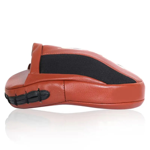 Mitaines d'entraînement de boxe Premium Focus, légères, conçues pour la vitesse, la puissance et les longues séances d'entraînement confortables. - Product Image 6