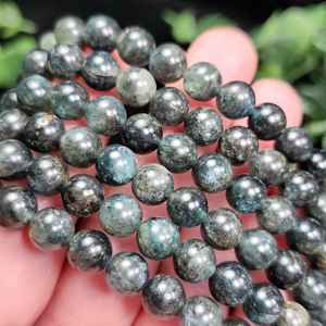 Pulsera de cianita verde azulado Cuentas de cianita hechas a mano Joyería de cristal para minoristas de moda al por mayor y compradores de regalos - Product Image 1