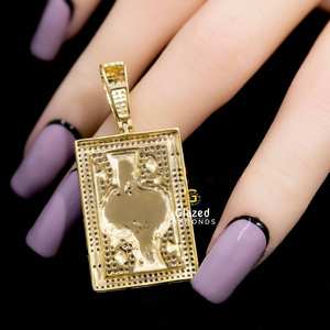 Colgante de póquer de cartas King de Hip Hop de corte brillante redondo cultivado en laboratorio hecho en oro amarillo de 10kt para probador de diamantes de paso Unisex - Product Image 6