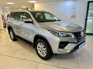 Auto Usado de Calidad a Precio Accesible, Toyota Fortuner 2021 2.8 GD-6, Carrocería Elevada, Automático, Volante a la Derecha - Product Image 3