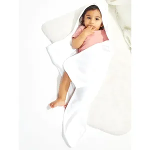 Couverture à capuche pour bébé bio, articles durables et écologiques - Product Image 3