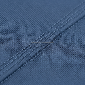 ชุดโยคะผู้หญิงแบบ 3 ชิ้นสั่งทำ OEM เสื้อแจ็คเก็ตซิปเต็มตัวพร้อมช่องสอดนิ้วโป้ง เสื้อครอปคอวี และเลกกิ้งเอวสูง ชุดออกกำลังกายสำหรับฟิตเนสและยิม - Product Image 6