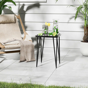 Table d'appoint carrée en métal, table d'appoint moderne noire pour petits espaces, table de chevet et support pour plantes d'intérieur/extérieur, robuste et élégante - Product Image 1
