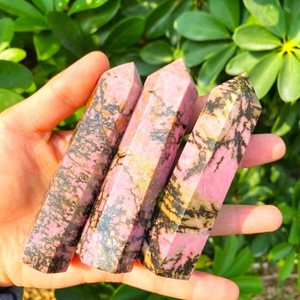 Rhodonite Reiki Healing Crystal Tower Point Obelisks Piedra natural Feng Shui Figuritas para uso decorativo y de regalo - Product Image 2
