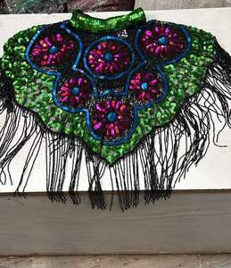 Poncho Blouse Wrap en Perles Fait Main par des Designers Indiens, Vêtement Ethnique Adulte Très Vendu pour les Soirées - Product Image 2