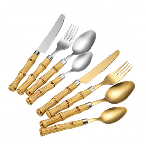 Ensembles de couverts de couleur personnalisée couteau fourchette et cuillère en métal avec manche en bois plaqué or ou argent haute tendance couverts en métal - Product Image 1