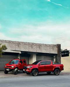 Precio perfecto Toyotta Hilux Double Cab Bastante usado Left Right Hand Drive Pedido a granel disponible - Product Image 5