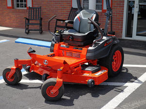 Tondeuse à gazon Kubota neuve et d'occasion avec plateau de coupe robuste pour les terrains de golf, les parcs, les fermes et les grands jardins - Product Image 6