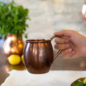 Taza de cobre martillada a mano con acabado suave y calidad de retención de frío adecuada para bebidas de verano o bebidas de fiesta - Product Image 5