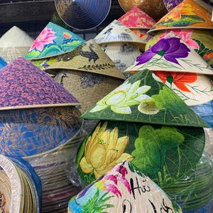 Chapeaux coniques vietnamiens faits à la main en vrac pour un usage culturel et commercial - Product Image 5