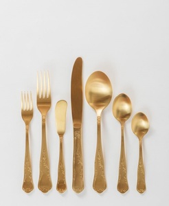 Juegos de cubiertos de acero inoxidable dorado mínimo de acero espejado con peso equilibrado y estilo artístico para arreglos de mesa - Product Image 1