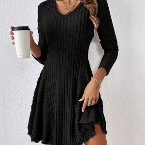 Conjunto de Falda Corta y Blusa de Punto Francés Informal para Mujer, Cuello en V, Manga Larga, Corte Ajustado, Estilo Simple para Otoño 2025 - Product Image 1