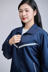 Veste zippée fine en polyester 100% unisexe, unie, teinte unie, imperméable, respirante, coupe-vent, isolante thermique, marine, fabriquée au Vietnam - Product Image 3