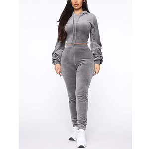 Top court confortable de haute qualité pour femmes, survêtement d'hiver à capuche, service OEM, vente en gros, ensemble de conception personnalisée en polaire respirante - Product Image 4