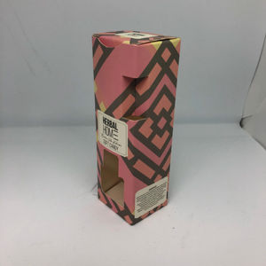 Cartón de Marfil Reciclable con Estampado en Lámina Dorada Premium, Recubrimiento UV, Laminación Brillante/Mate, Grabado en Relieve, Personalizable - Product Image 1