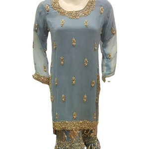 Robe de soirée Gharara Salwar Kameez en soie satinée indienne et pakistanaise, avec broderies lourdes, tendance 2022, très vendue - Product Image 1