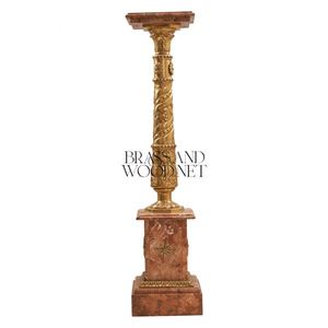 Socle antique de luxe en marbre rose avec colonne en laiton sculptée en spirale - Product Image 3