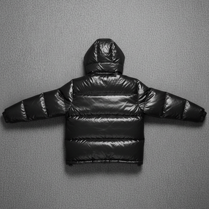 Blouson d'hiver pour homme sur mesure OEM, brodé, à capuche, surdimensionné, coupe-vent, imperméable, tendance, matelassé, brillant, devant droit - Product Image 3