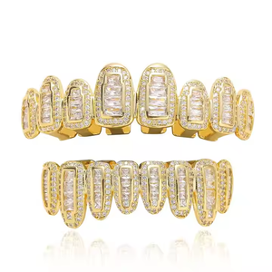 Grillz chapado en oro de 10 quilates multitono con diamante de corte redondo cultivado en laboratorio, juego de Grillz con letras heladas con brillo cegador - Product Image 1