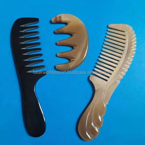 Peine de Cuerno de Búfalo para Masaje de Salón Personalizado, Aspecto de Lujo para Mujer, de Falak World Export - Product Image 1