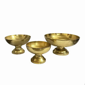 Tazón de servir chapado en oro de metal de forma redonda con base para el hogar y el hotel, cuencos decorativos para servir cenas - Product Image 1