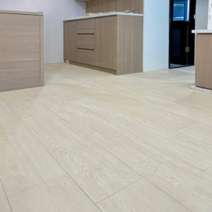 พื้นไม้ถ่าน4V ที่เป็นมิตรกับสิ่งแวดล้อม | แกนต้นสน F1 | ปลอดสารพิษและกันน้ำ - Product Image 3