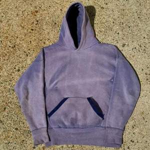 เสื้อสเวตเชิ้ตมีฮู้ดวินเทจของมหาวิทยาลัยนอร์ทเวสเทิร์น - ดีไซน์ที่ได้แรงบันดาลใจจากสมาคมนักศึกษาหญิงกรีก เสื้อสเวตเชิ้ตมีฮู้ดสวมหัวที่สวมใส่สบายและมีสไตล์ - Product Image 3