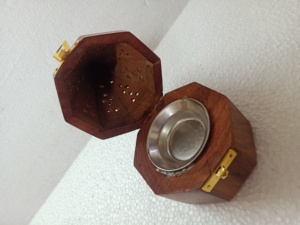 Quemador de Incienso de Madera de Sándalo Tallado a Mano con Cierre y Aroma Oceánico para Fragancia del Hogar - Product Image 4
