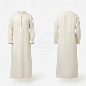 Kandura émirati classique pour hommes, Thobe traditionnel décontracté en coton respirant et léger, col sans revers, détail à pompons - Product Image 6