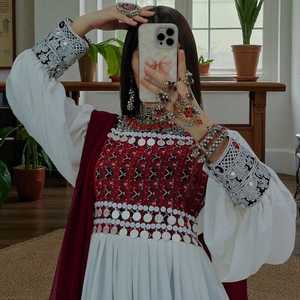 ชุดเดรสงานแต่งงานสไตล์อัฟกานิสถาน-ปากีสถาน ไซส์พลัส แบบใหม่ล่าสุด สำหรับผู้หญิง ปักลายหนักแน่น สไตล์โบฮีเมียน วินเทจ ทรงเอไลน์ยาวกรอมพื้น - Product Image 2