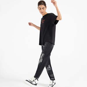 Hot Selling Summer Casual T-Shirt for Women High Quality <b>Slim</b> Fit with Round Neck Custom Logo Breathable Plain Design - Product Image 2