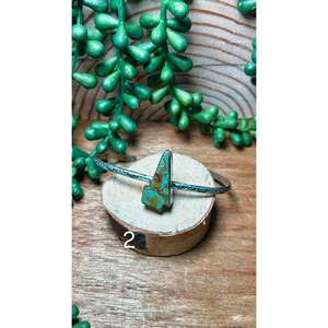 Bracelet manchette tendance Donovan Skeets Kingman en turquoise et argent sterling - Product Image 2