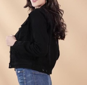 Chaqueta vaquera de algodón lavado negro para mujer, chaquetas ajustadas con grabado de logotipo personalizado para mujer, perfecta para la mejor chaqueta de estilo informal - Product Image 4