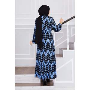 Robe Hijab Bleu en Crêpe avec Motif Palmier Robe Modeste Modeste - Product Image 4