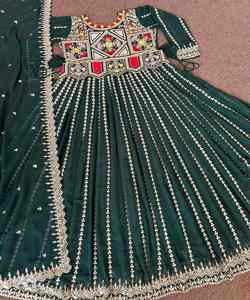 Eid Special Velvet Modest Blusas Camisas Beautiful Party Wear Suit - Product Image 4