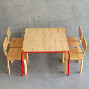 KGD028 Juego de Mesa Cuadrada de Diseño Escandinavo para Preescolar con 4 Sillas de Madera, Muebles Infantiles para Taller, Baño y Gimnasio - Product Image 2