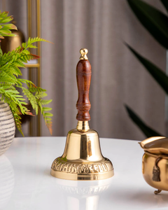 Campana de mano colorida de latón puro hecha a mano de diseñador moderno para decoración del hogar templo y campana Pooja de latón - Product Image 4
