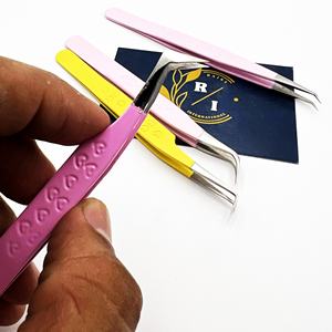 Pinces à épiler professionnelles en acier inoxydable écologiques, design cœur brillant, antistatiques, précision, logo personnalisé pour les cils - Product Image 4