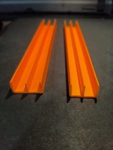 Riel de Guía de Extrusión de Perfil Doble E de PVC Rígido Directo de Fábrica para Sistemas de Puertas Corredizas y de Empuje de Vidrio - Product Image 4