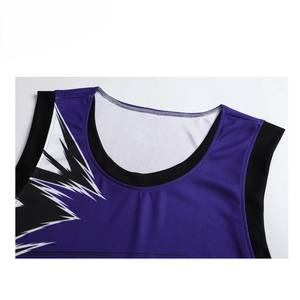 Uniformes personnalisés par sublimation pour votre propre équipe combinés uniformes et ensemble de basket-ball de haute qualité fabriqués au Pakistan pour unisexe - Product Image 4