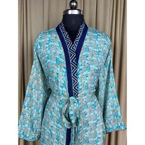 Vestido Kimono Bohemio Chic Vintage de Seda Reciclada para Mujer, Ideal para la Playa, el Resort, el Hogar o como Túnica de Baño - Product Image 2
